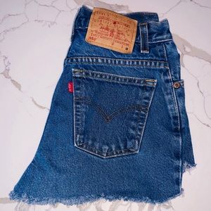 ❤️SOLD❤️ High Rise Levi cutoffs